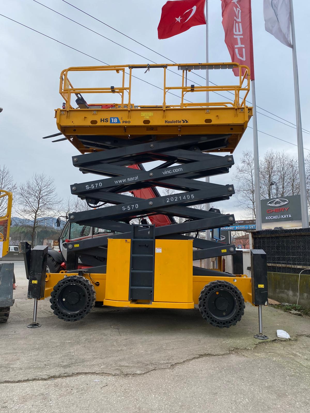 Akülü 18 Metre Arazi Tipi Makaslı Platform (Haulotte HS18 E PRO)